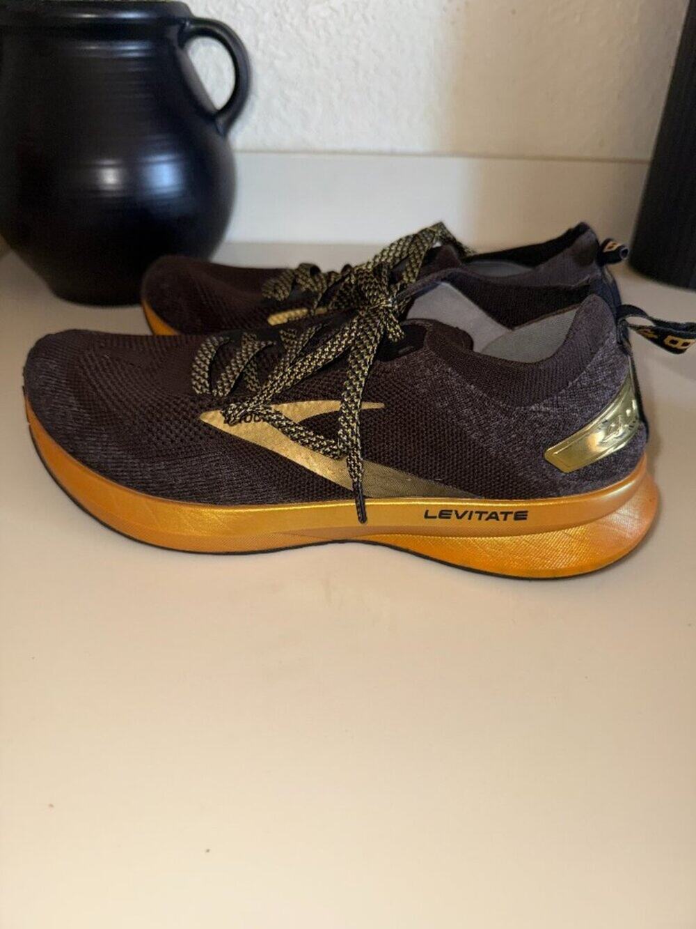 Brooks Levitate 4 Women’s Running Shoes Black Gold DNA AMP Size 8.5
